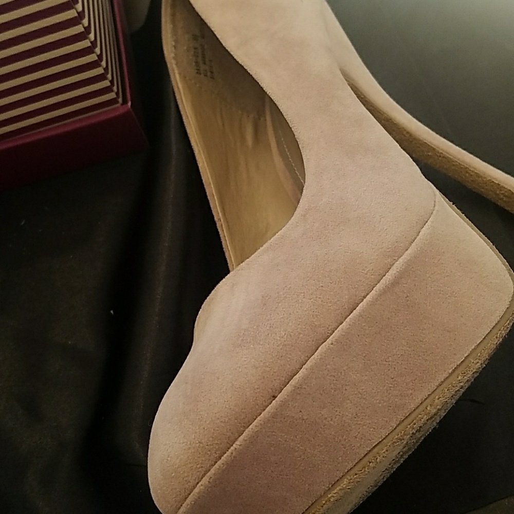 Heel - Picture 3 of 3